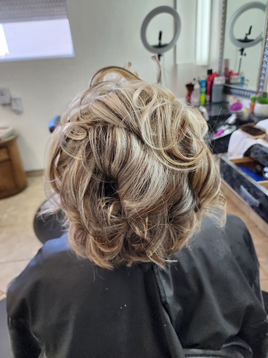 Unique Trends, photo 2