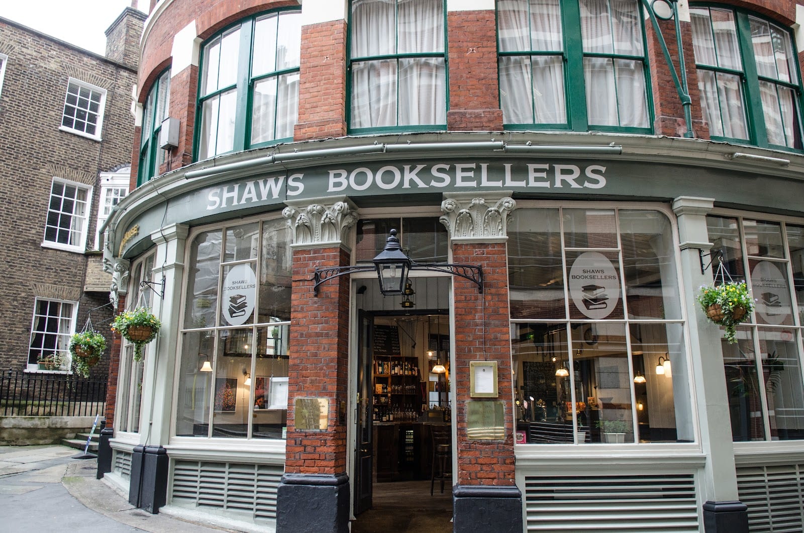 The Shaws Booksellers, EC4, photo 2
