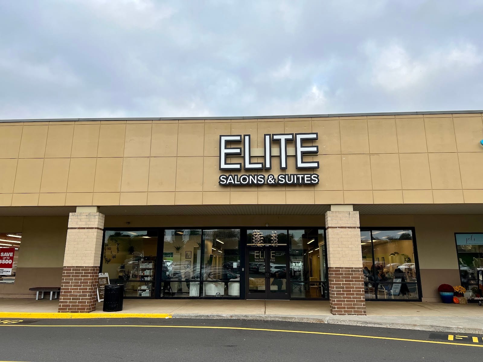ELITE Salons and Suites, photo 2
