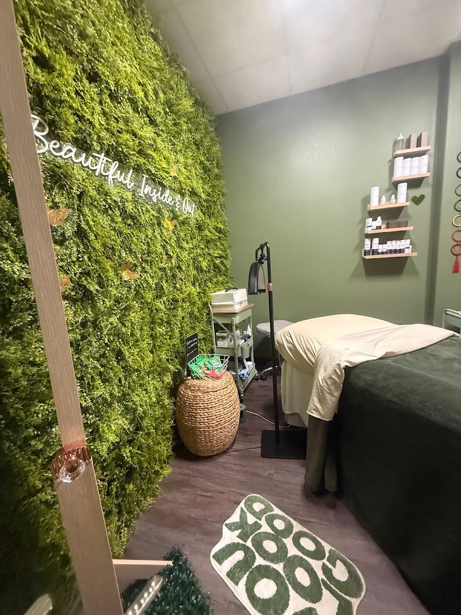 Phenix Salon Suites - Fruitville Commons, photo 3