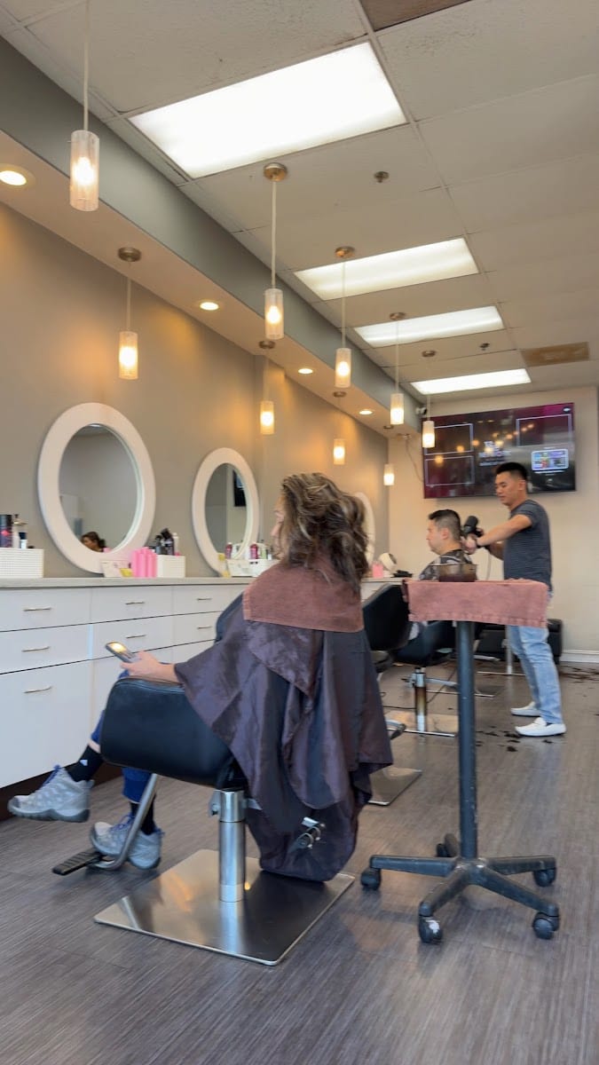 Yashi Beauty Salon