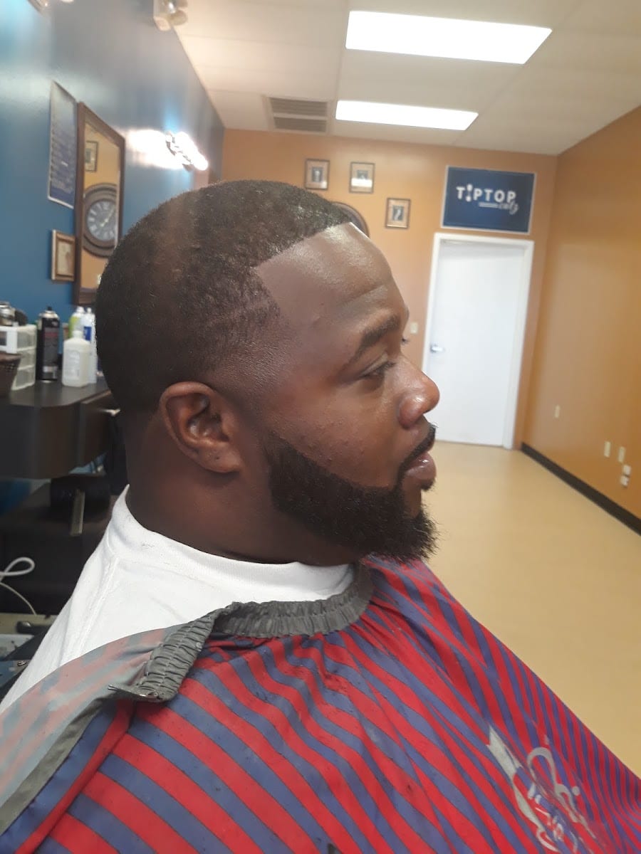 Tip Top Cutz, photo 3