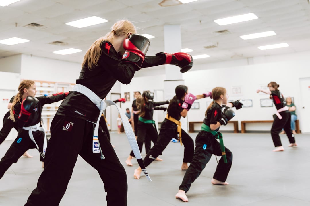 Girls Who Fight, photo 2