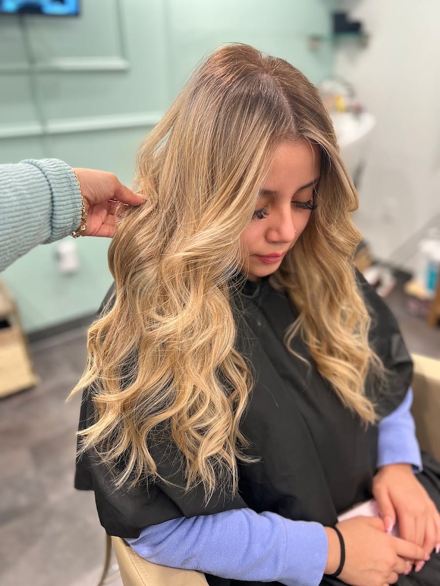 Kelly Salinas Hair Salon, photo 3