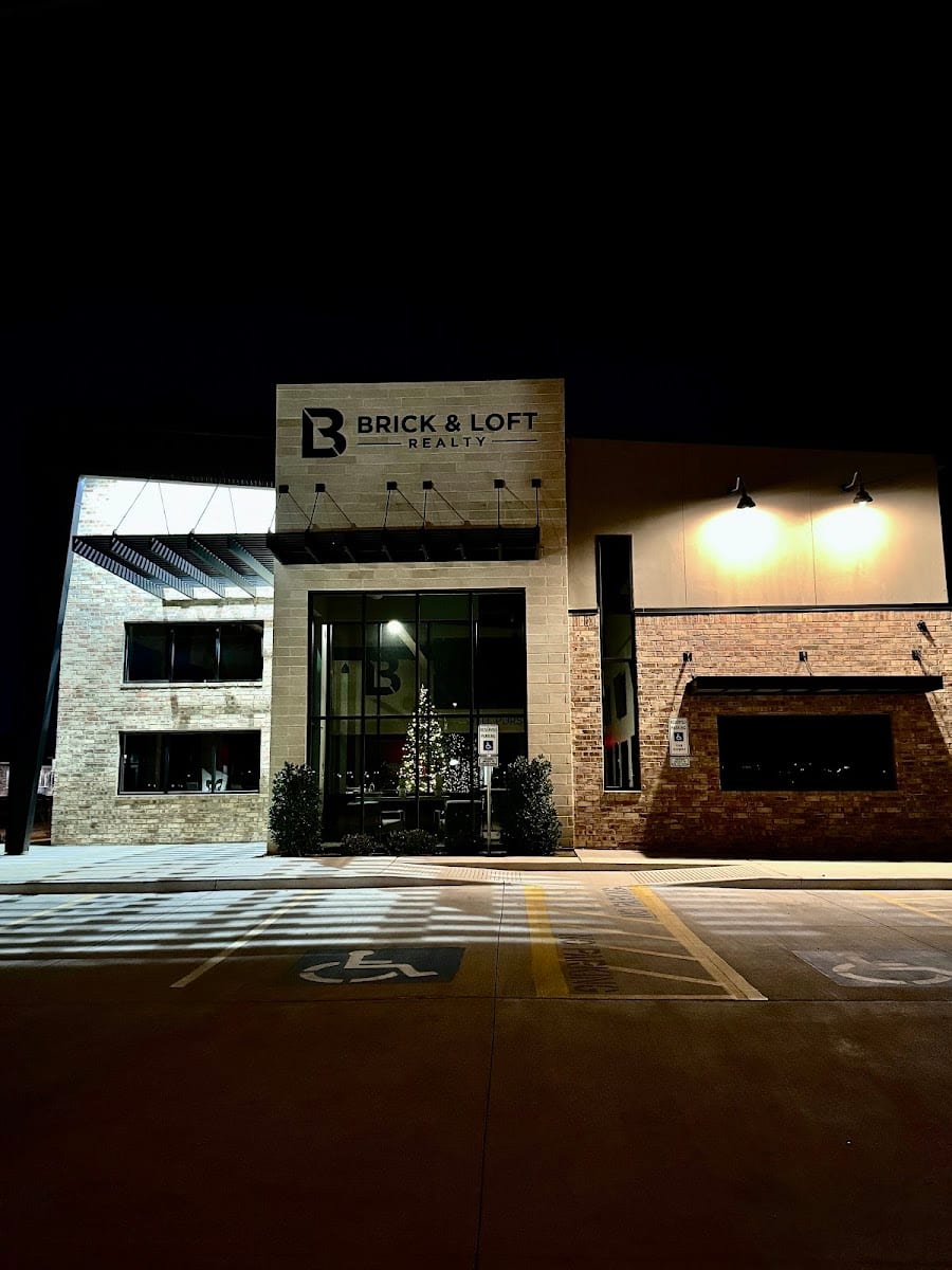 Brick and Loft Realty, photo 2