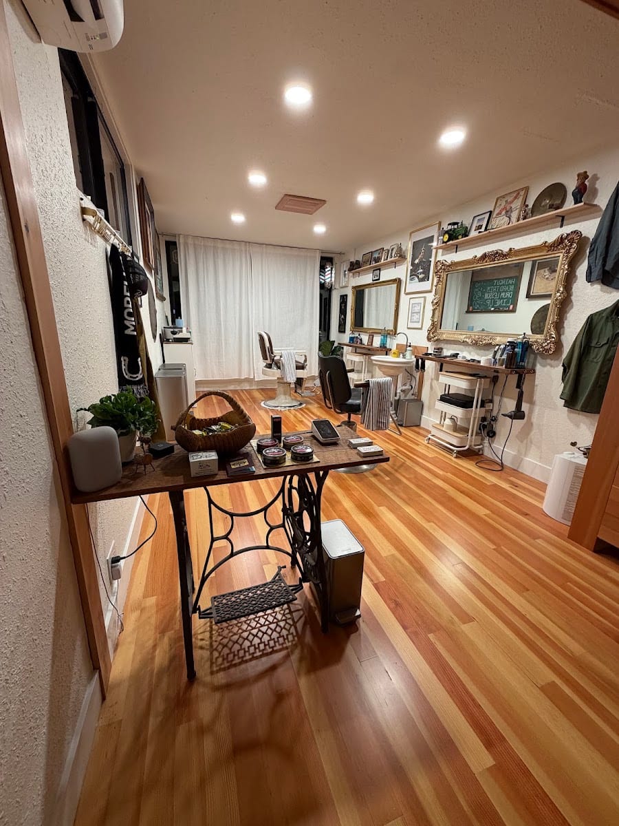 Woodshed Barber & Drum