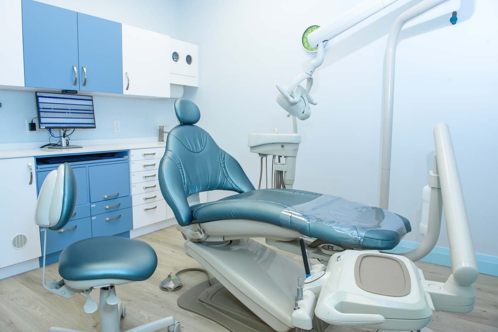 佳美齿科（TrueGlow Dental Care） Richmond Hill North - Bloomington