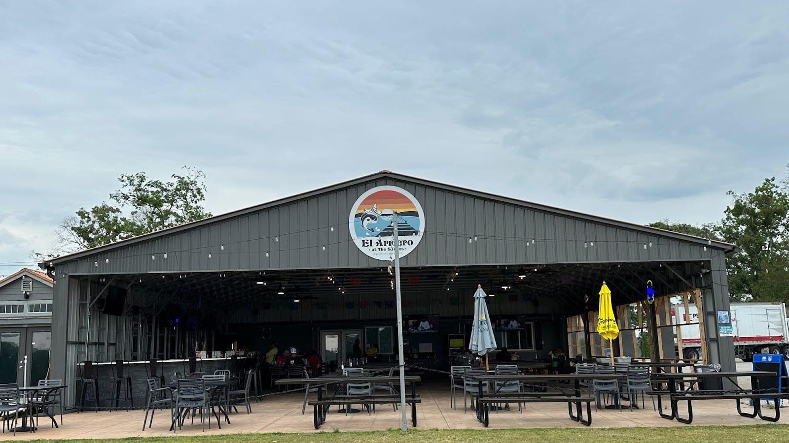 La Cantina Waterfront Bar & Grill