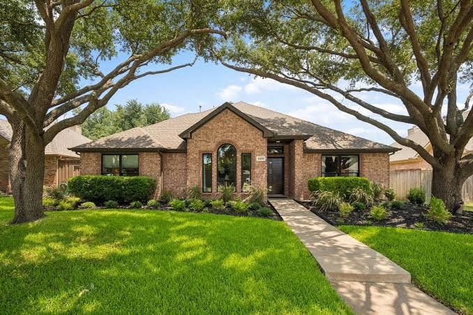6BD Luxury Retreat w Backyard & Access Golf Course
