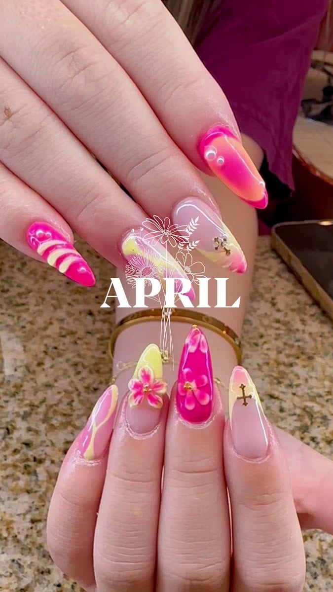 Renew Nail and Spa, photo 3