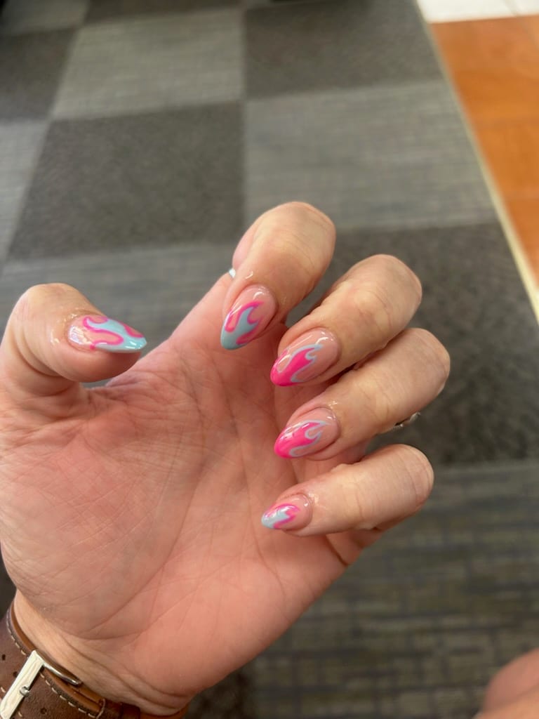 Nail Idol