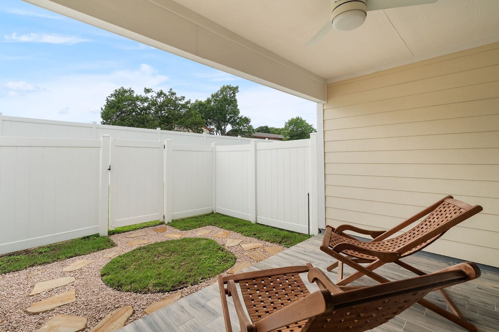 DJ (Djuana) Jadlot Realtor ® Magnolia Realty, photo 2