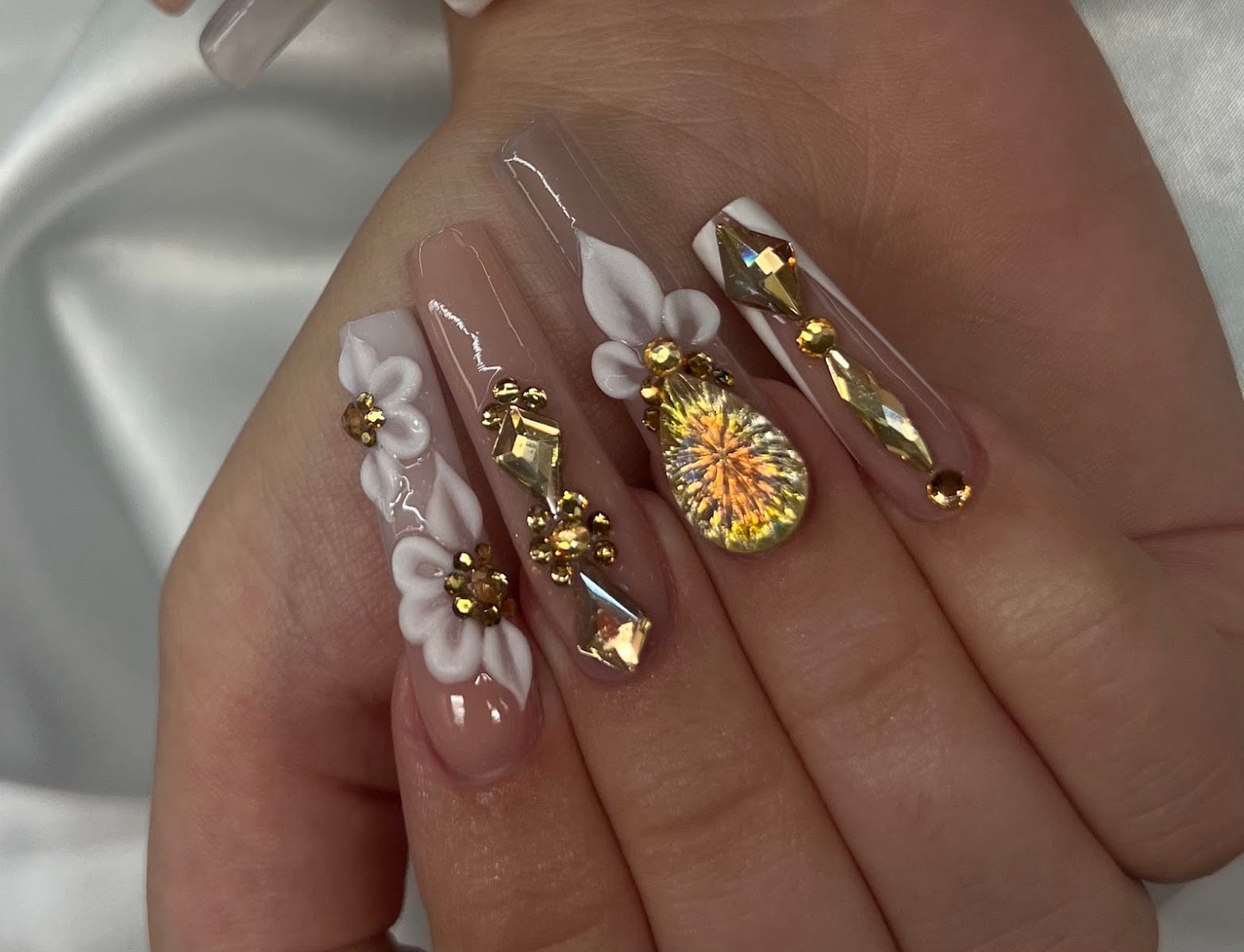 Royal Nails & Lashes Spa, photo 2