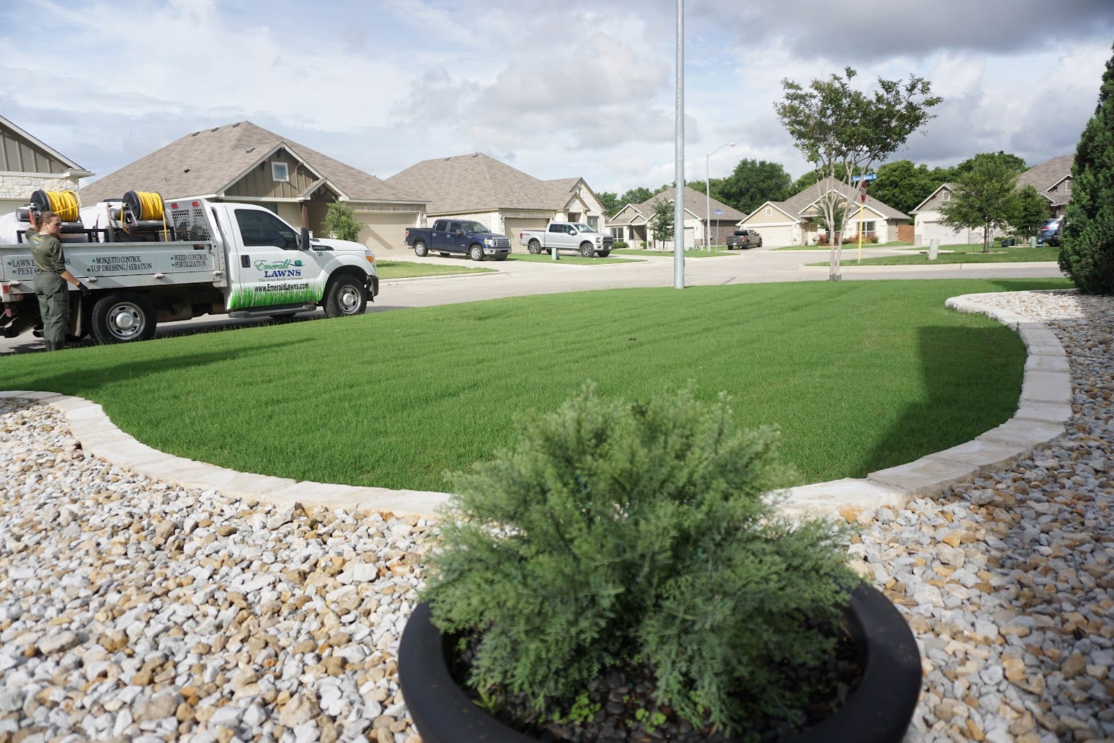 Emerald Lawns - Austin Lawn Care