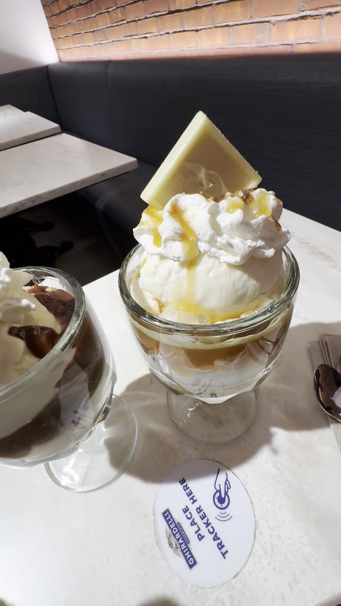 The Original Ghirardelli Chocolate & Ice Cream Shop, photo 3