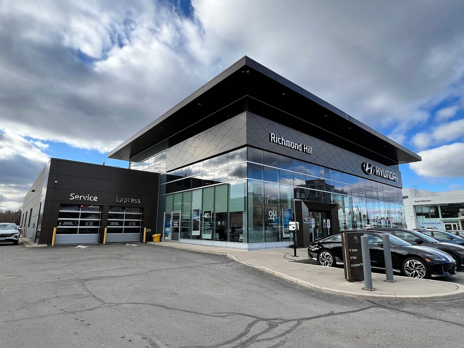 Richmond Hill Hyundai, photo 2