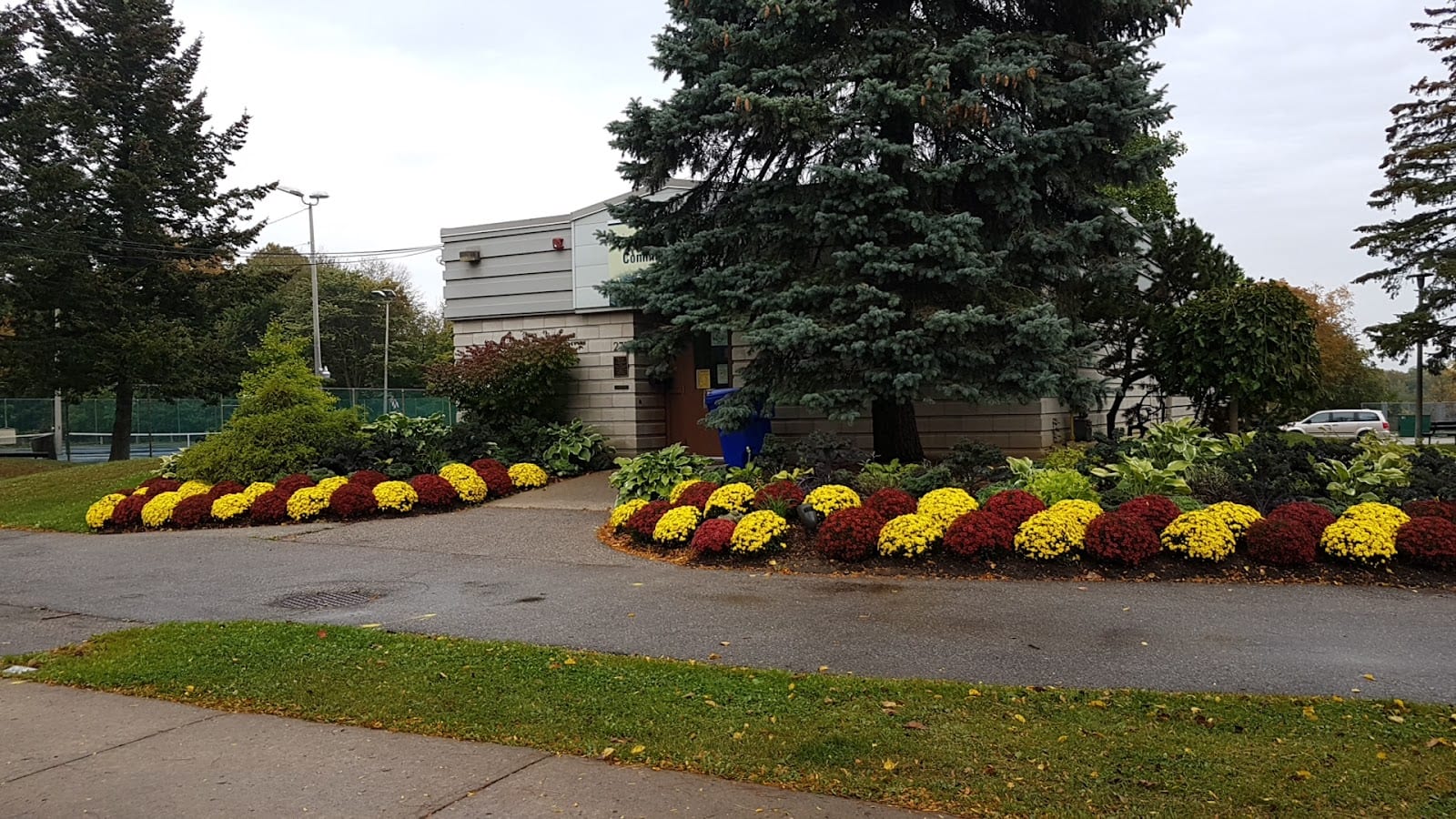 Curran Hall Community Centre, photo 2