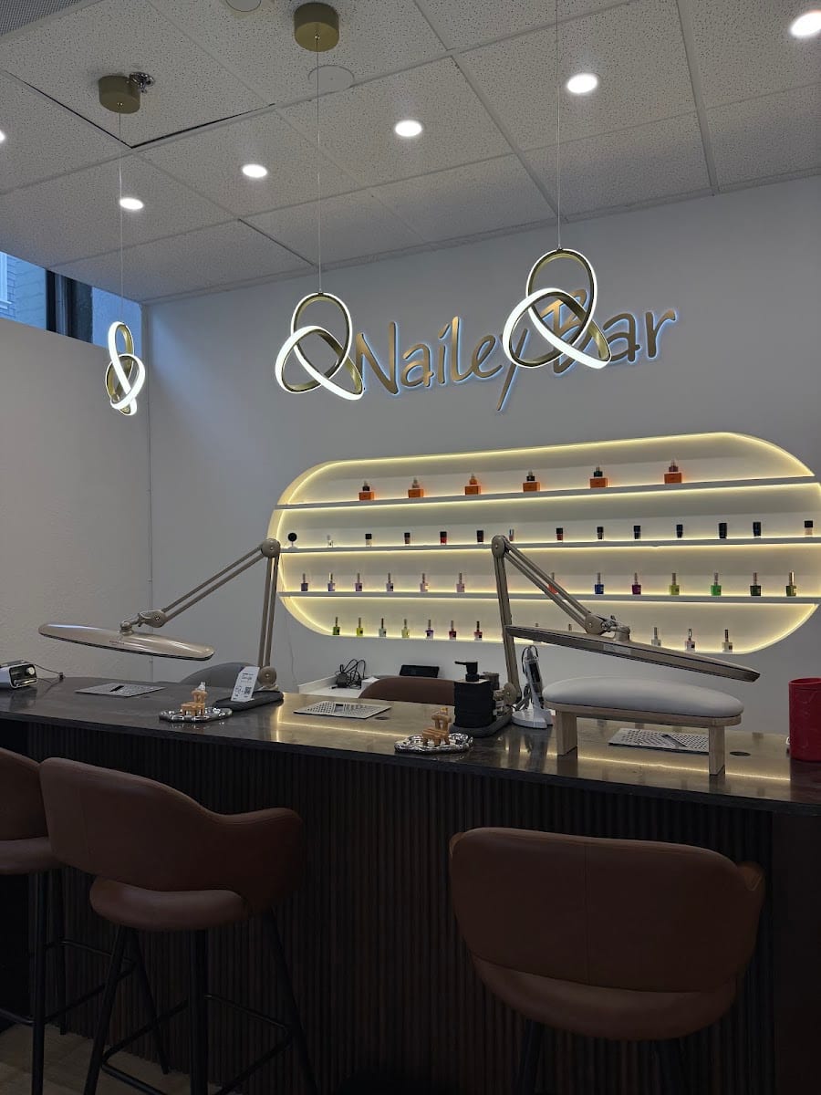 Nailey Bar