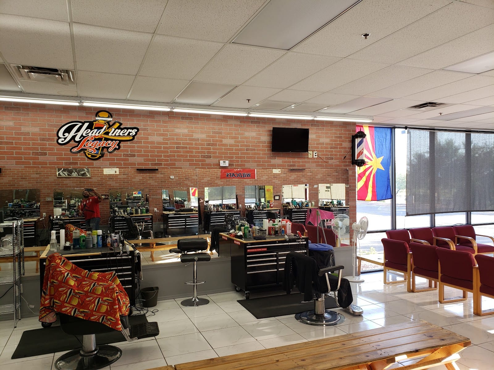 Headliners Barbershop