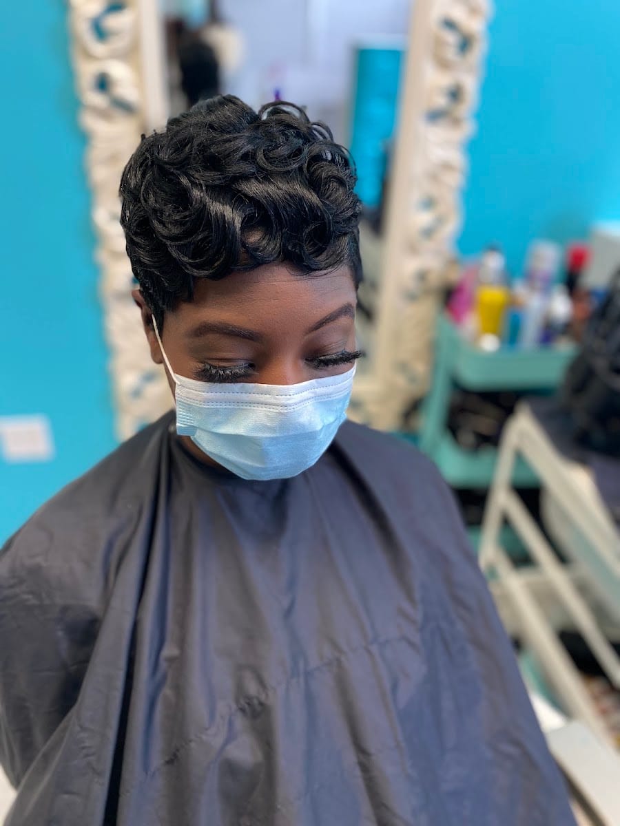SALON SHÉ