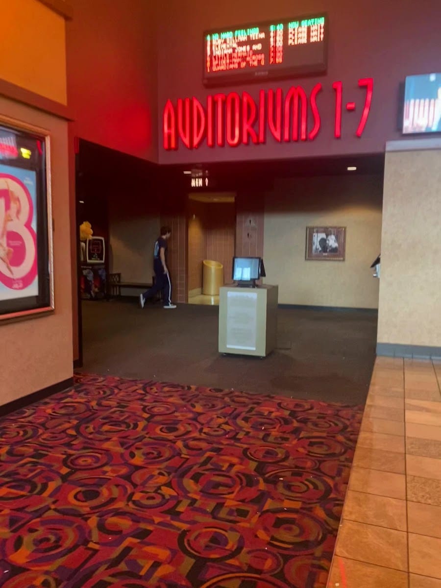 Cinemark Century Olympia, photo 2