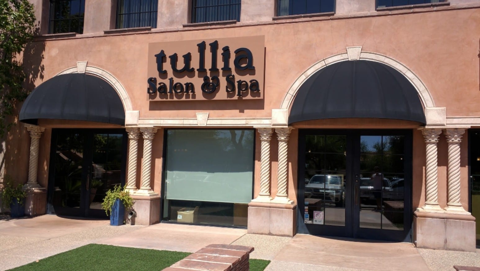 Tullia Salon & Spa
