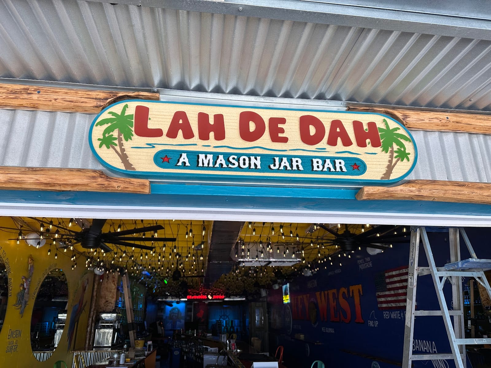 Moondoggy's Saloon, photo 2