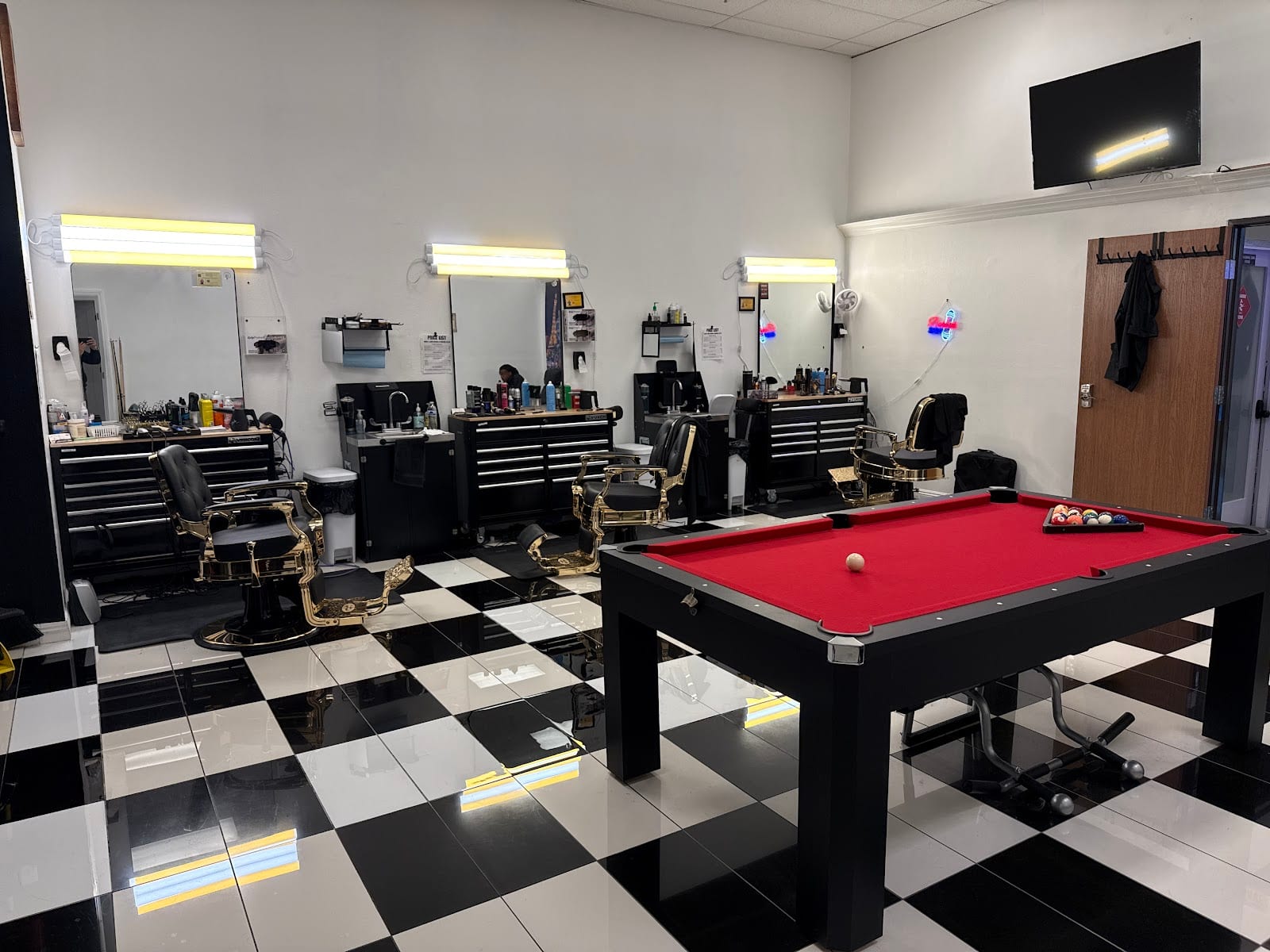 G-Fades Barbershop Lounge