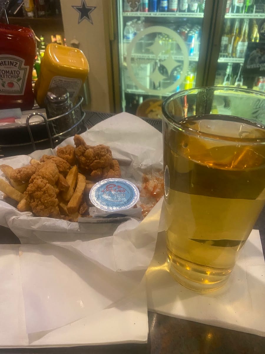 Famous Sam's on Golf Links