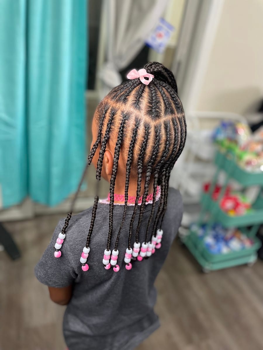 Dollz & Divaz A Salon Suite For Kids