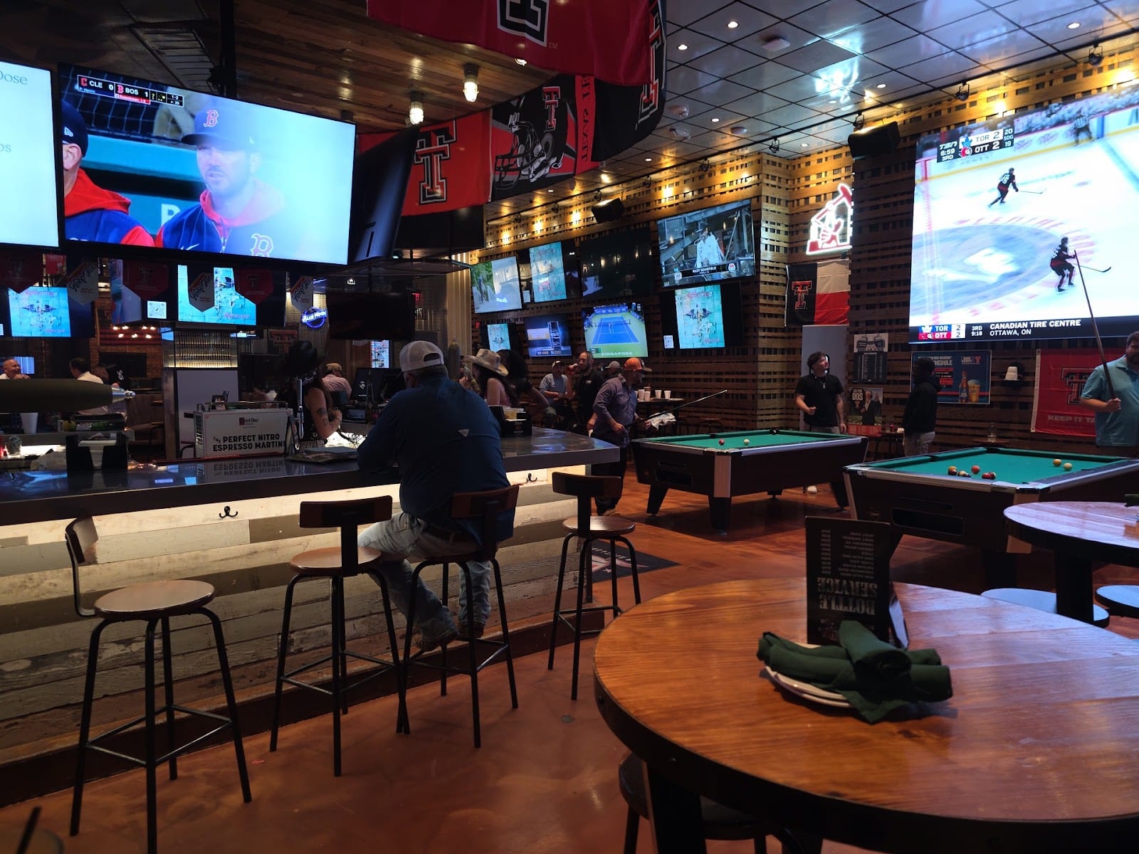Bombshells Restaurant & Bar