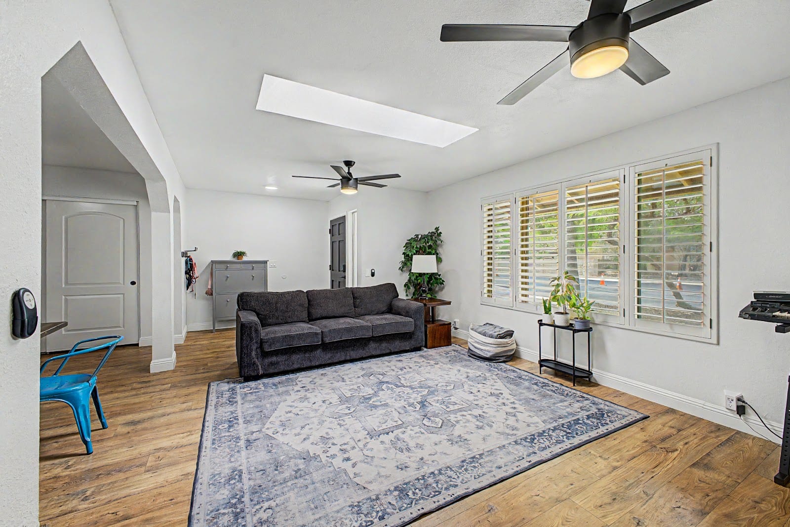 Jonelle Abbott Scottsdale Real Estate Agent
