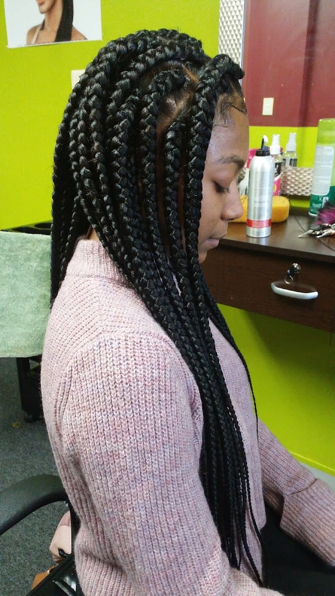 WChairbraiding crain highway Upper Marlboro Md USA