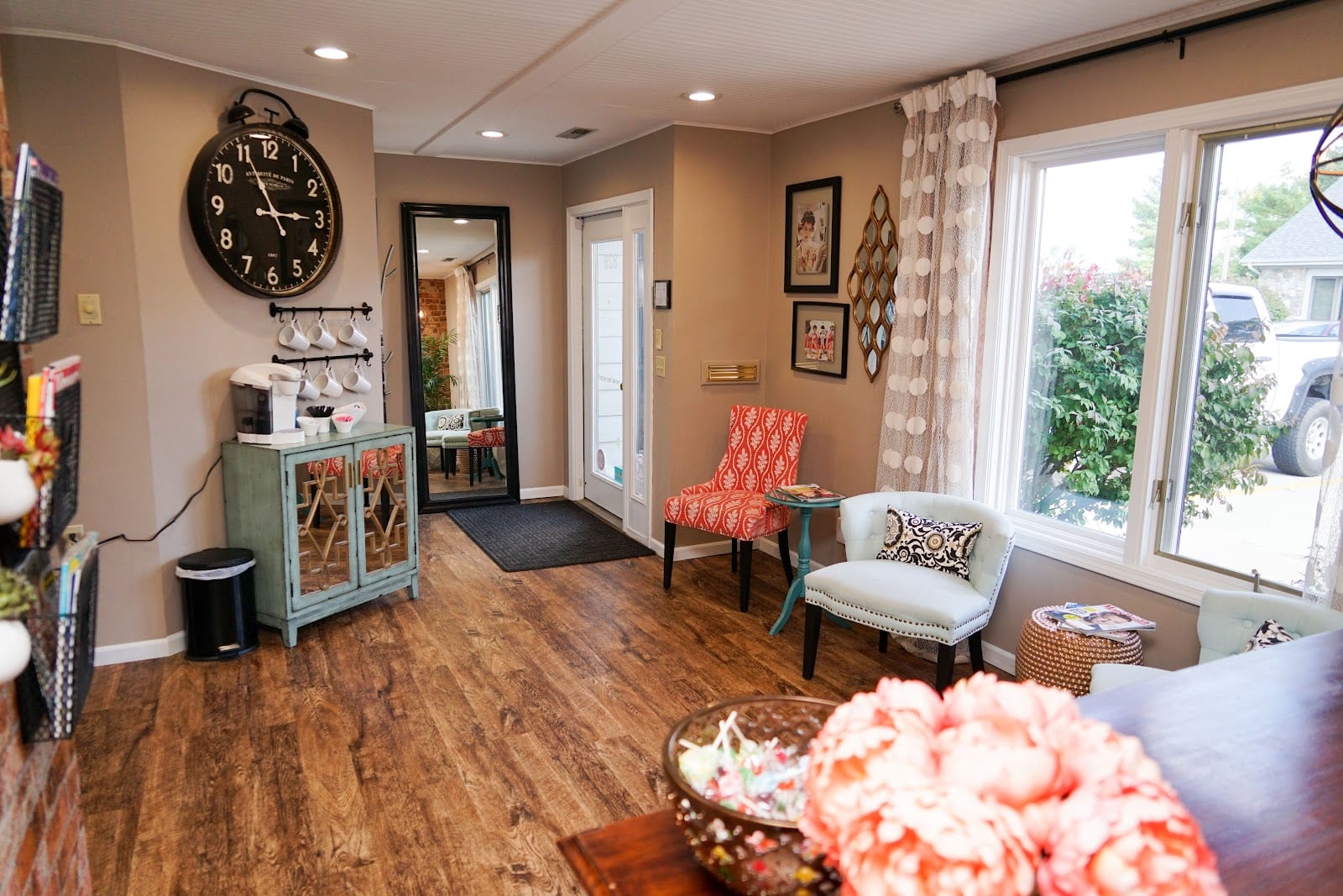 Roots 828 Salon, photo 2