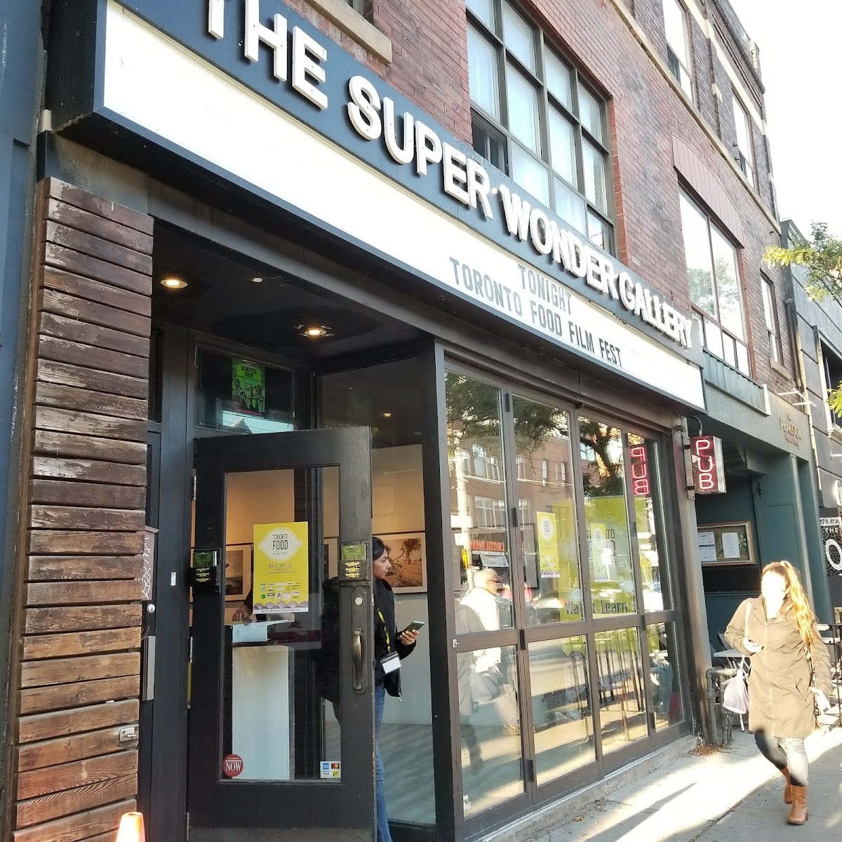Super Wonder Gallery, photo 4