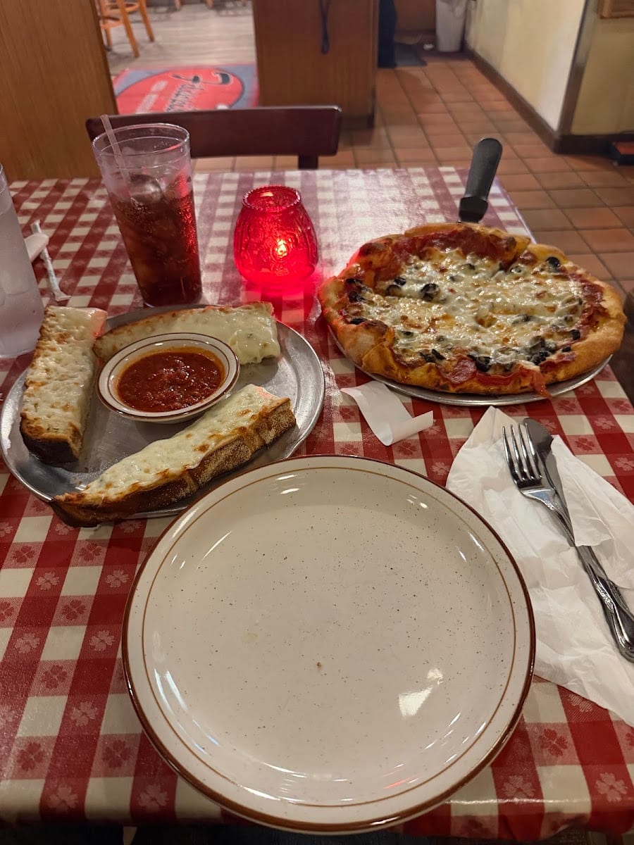 Filippi's Pizza Grotto, photo 4