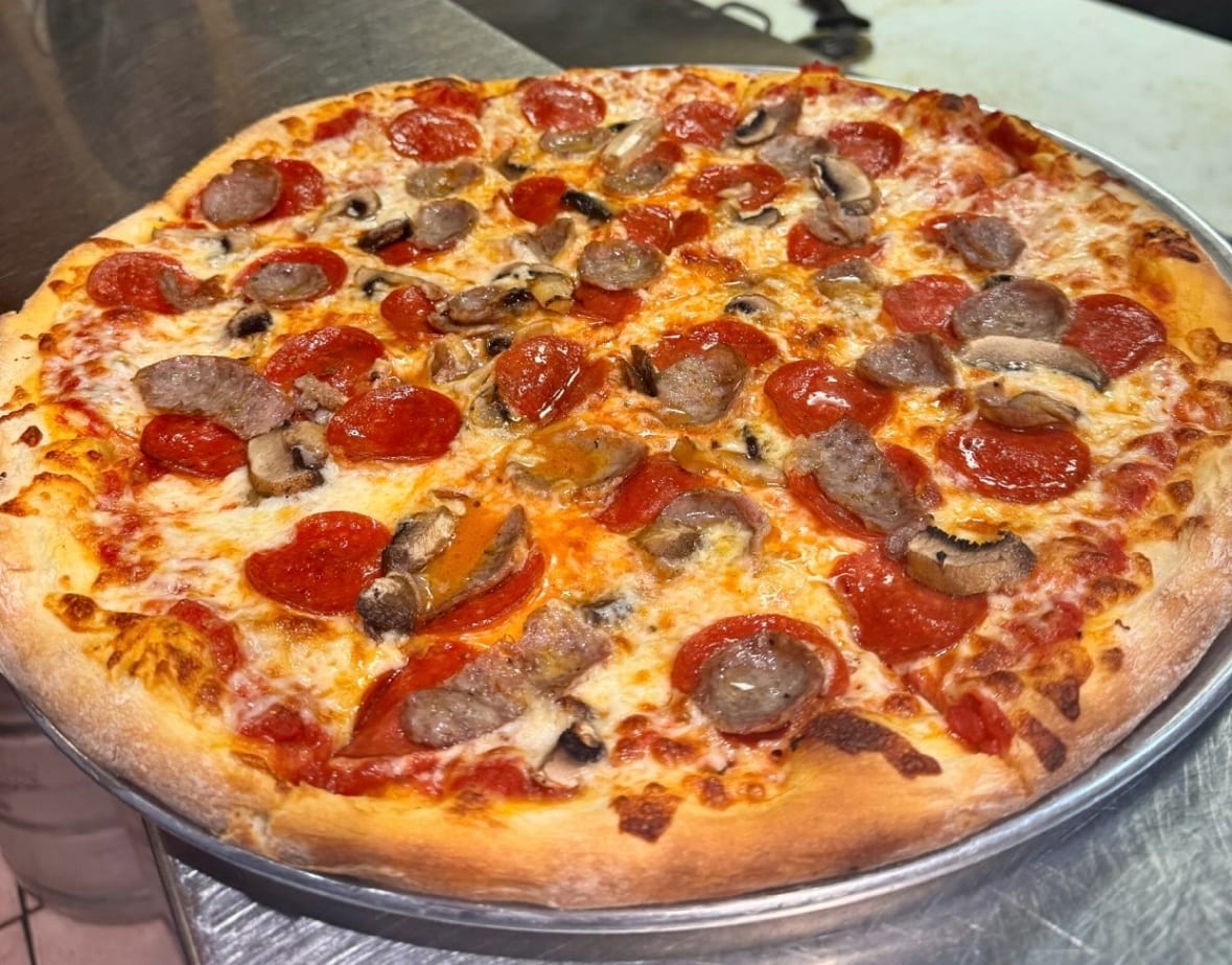Deep Creek Pizzeria, photo 3
