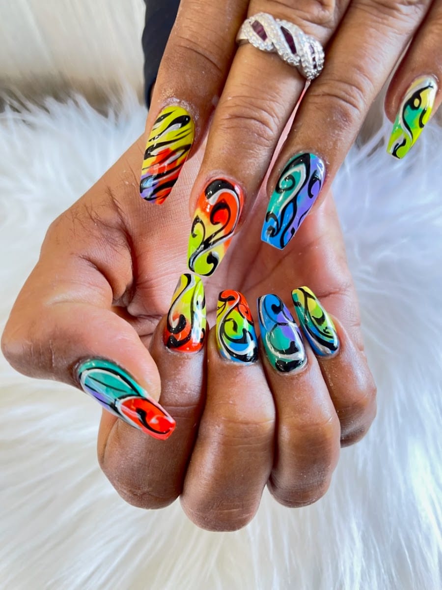 SHINE NAILS BEAUTY