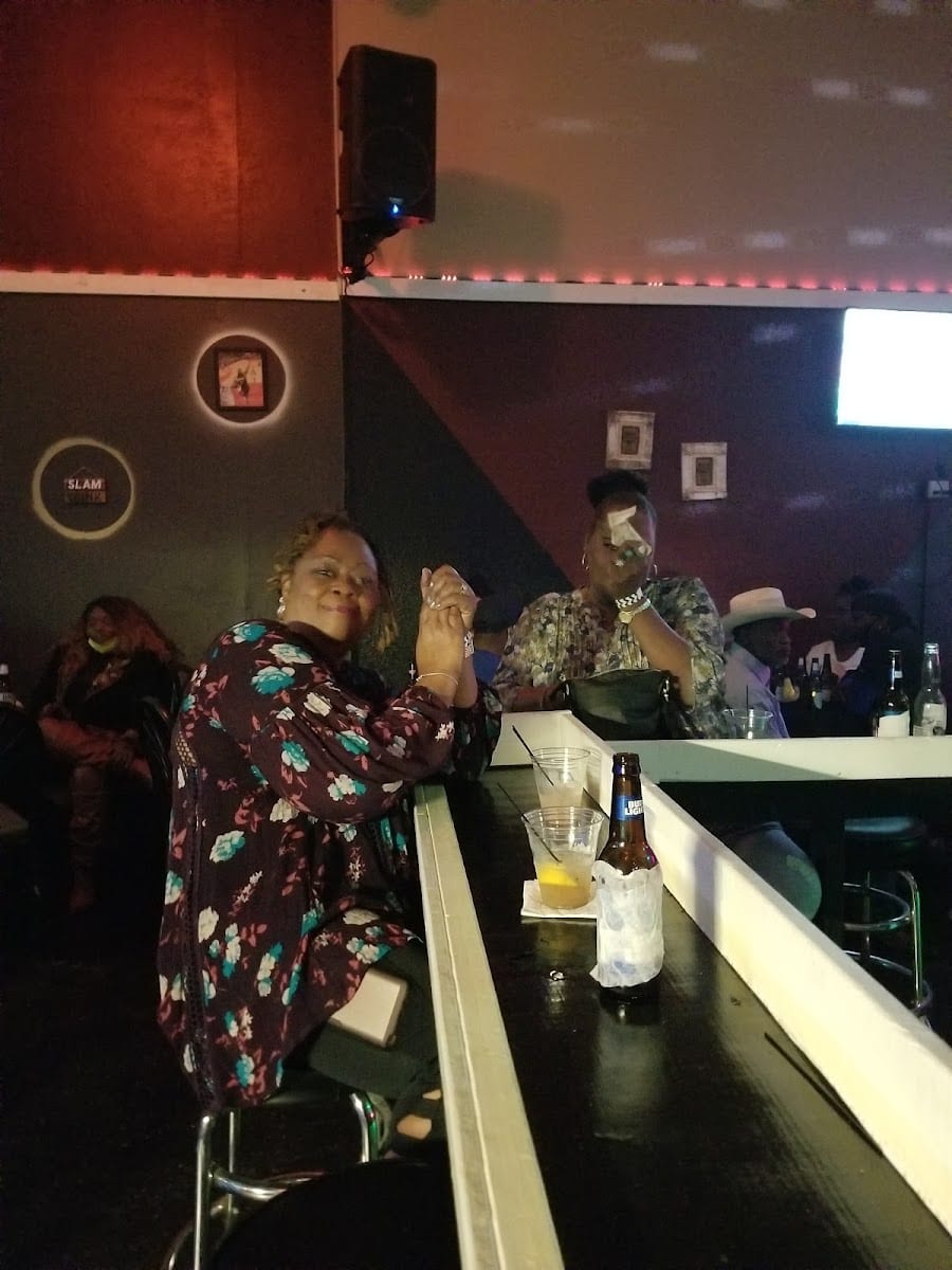 End-Zone Sports Lounge, photo 4