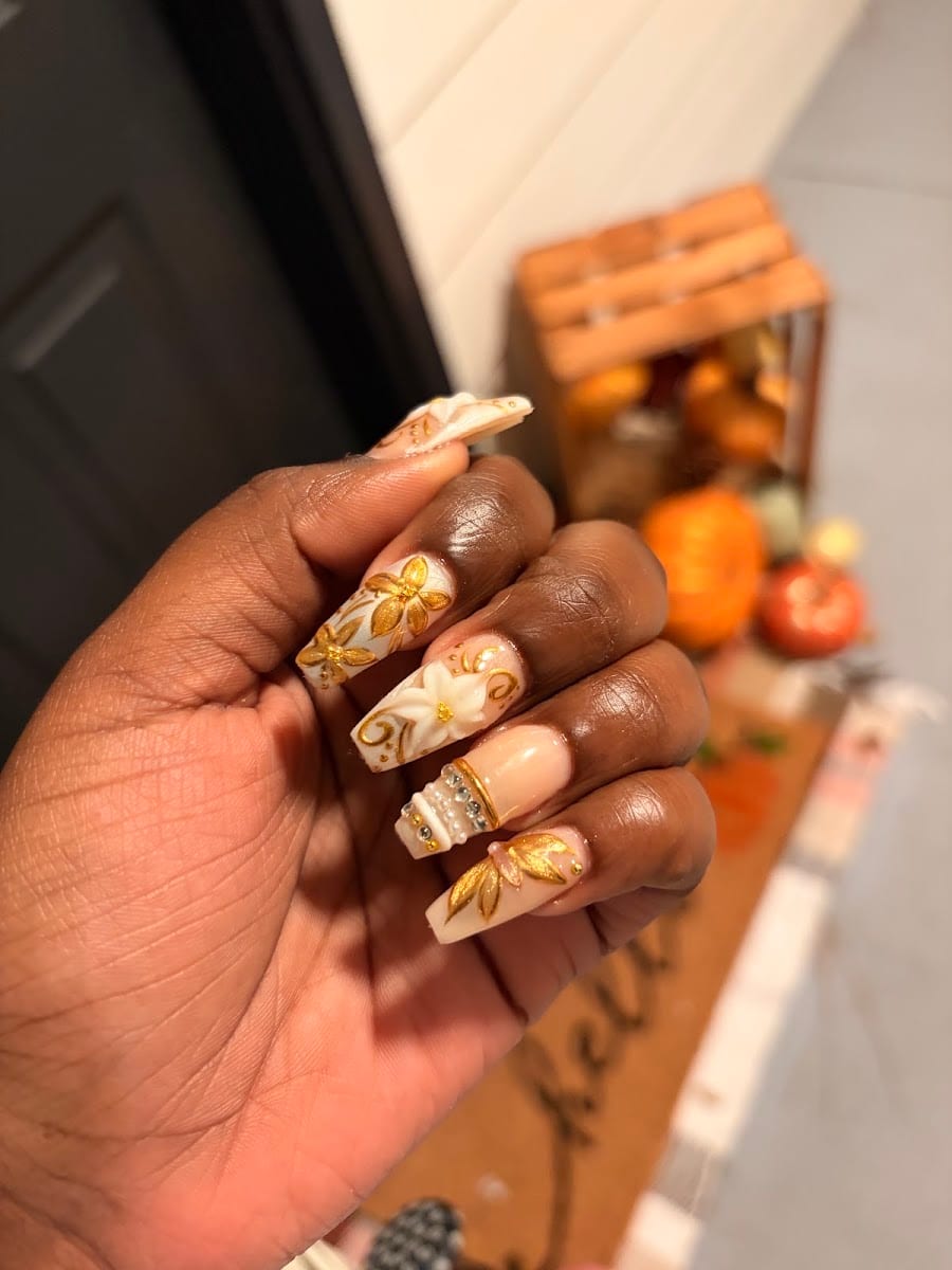Blooming Nails