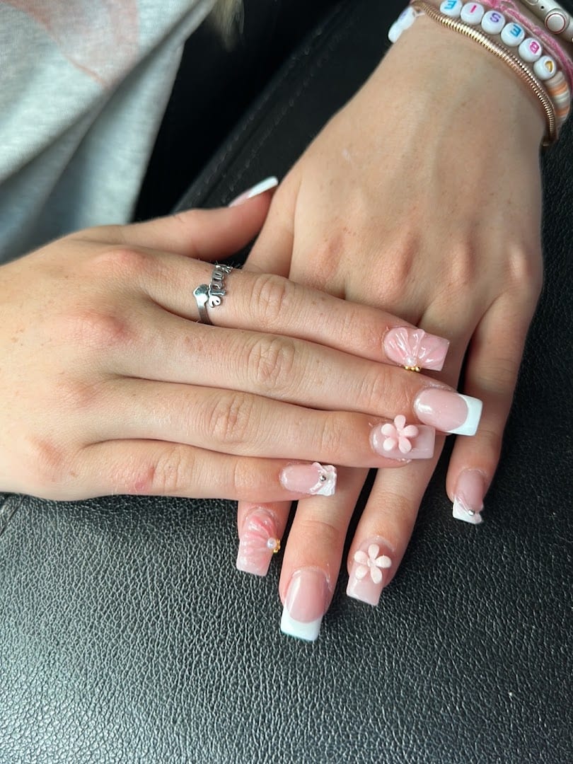 Golden Nail Lounge, photo 4