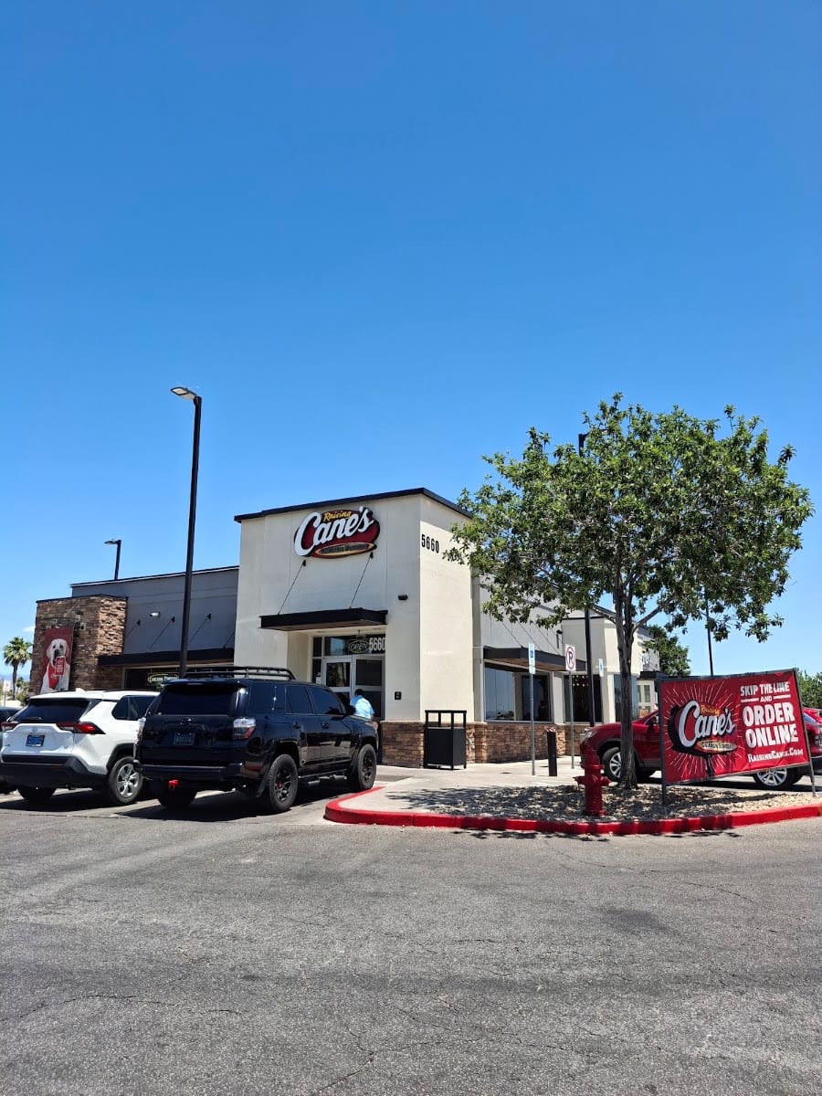 Raising Cane's Chicken Fingers, photo 4