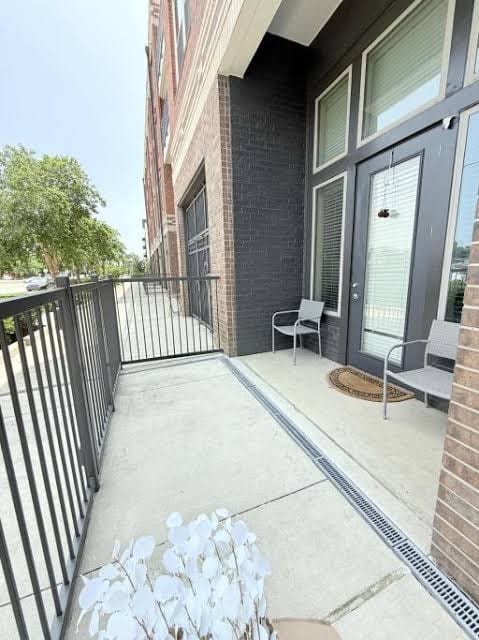 Modern Oasis + Pool, Gym + EV Charger, photo 3