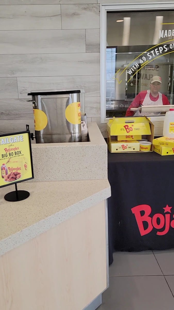 Bojangles, photo 3