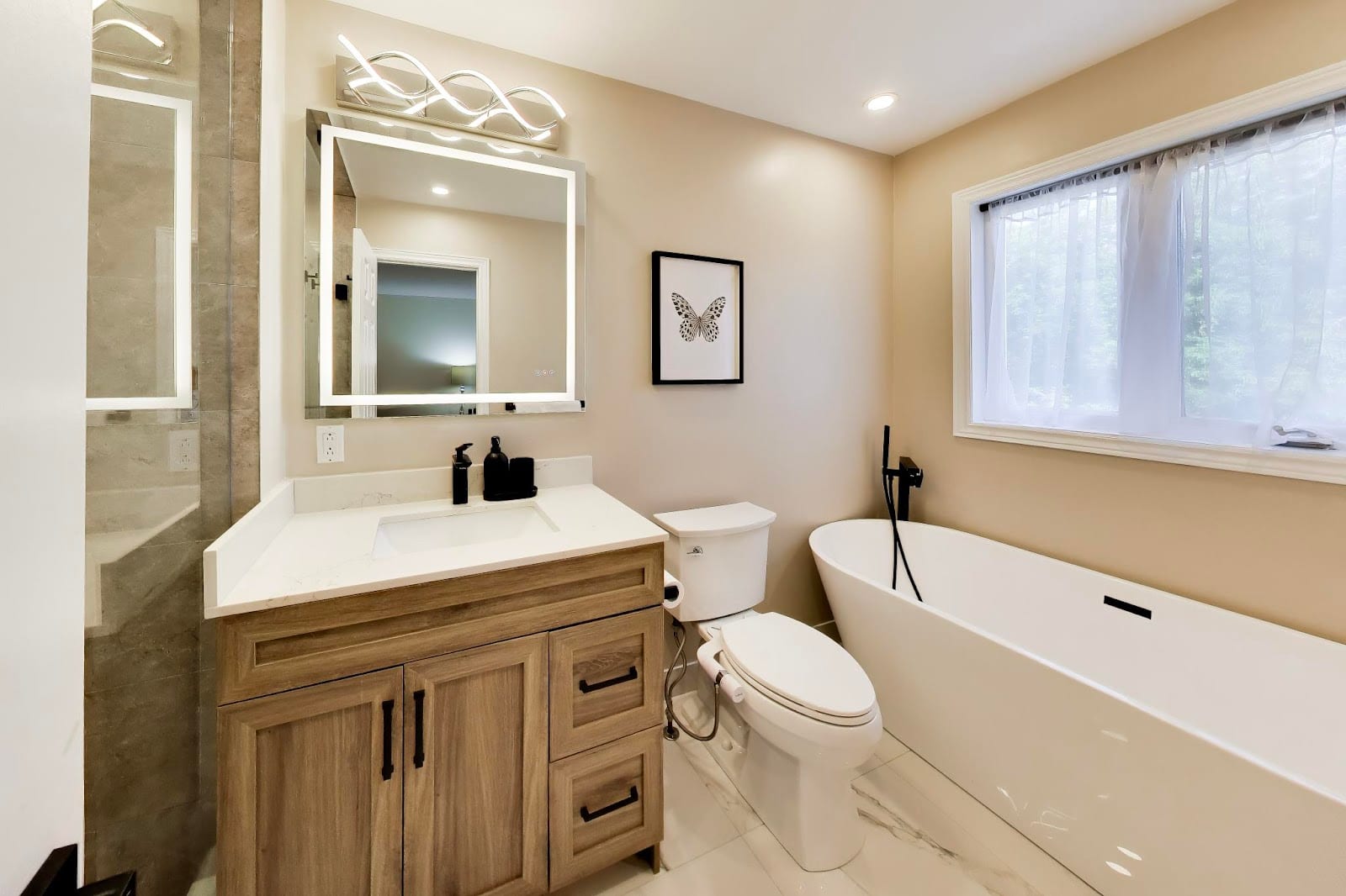 PropertyBird - Miguel Burgos, Broker at Right at Home Realty, photo 4