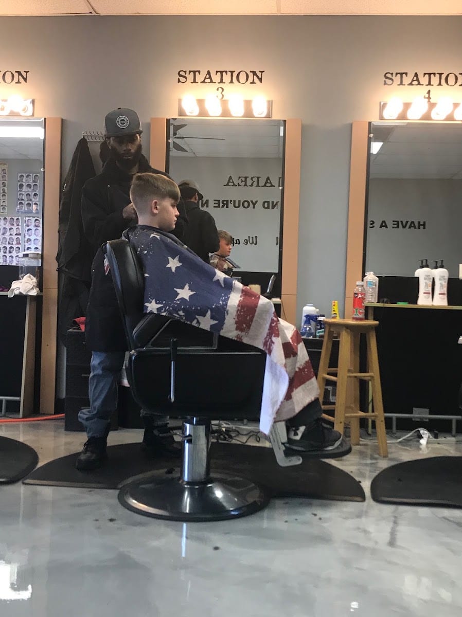 Everybody's Barber Shop, photo 2