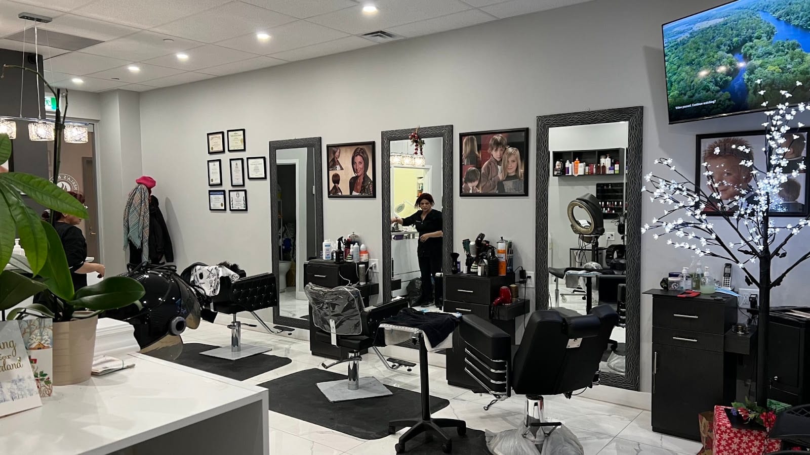 NEELA BEAUTY SALON & SPA