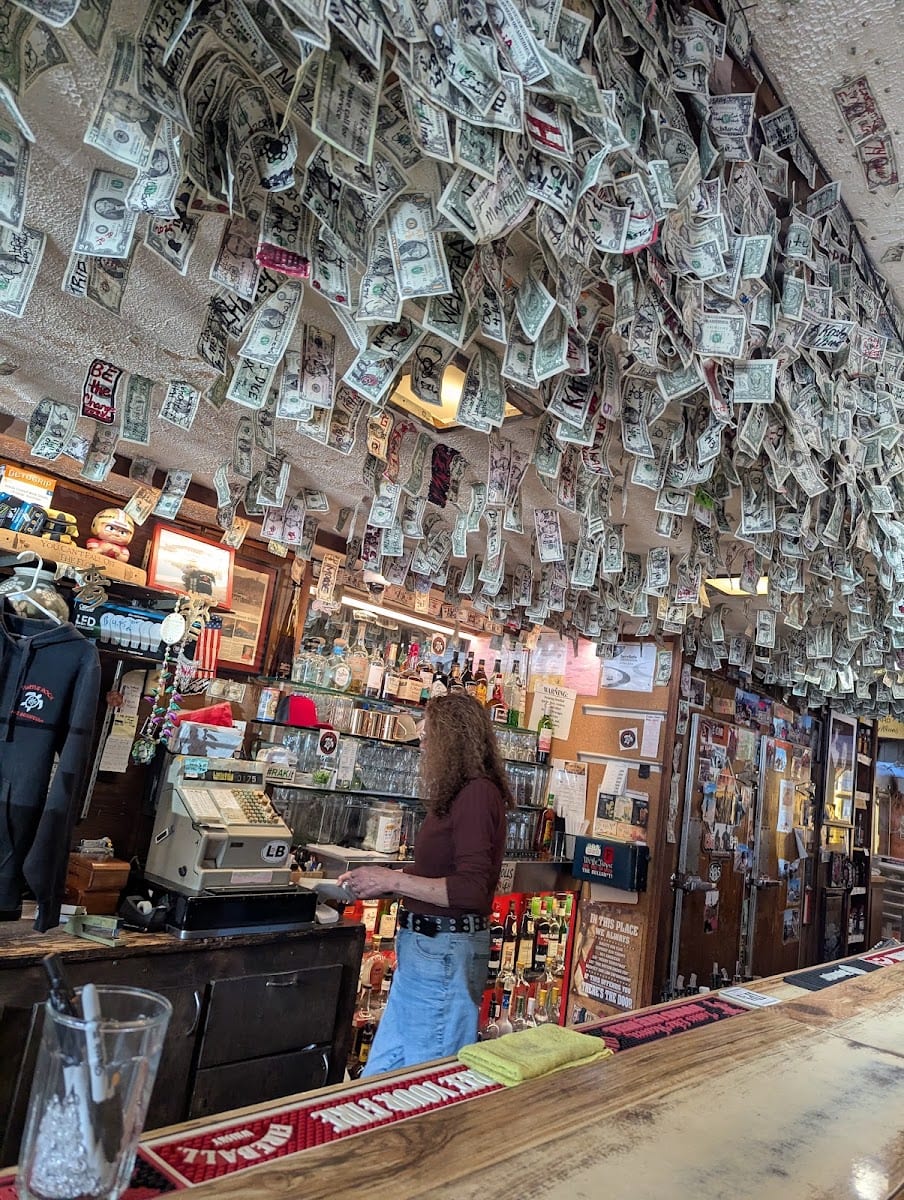 Turtle Rock Bar & Café
