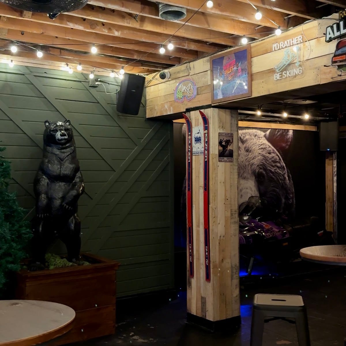 The Lodge, photo 3