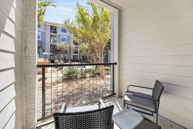Frisco1 BR Apt, Gym, Pool, work space, Shopping